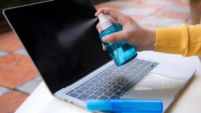 clean laptop